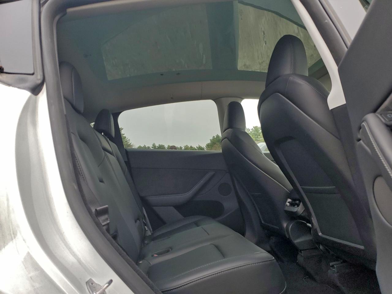 2023 Tesla Model Y VIN: 7SAYGDEE6PA134825 Lot: 93947535