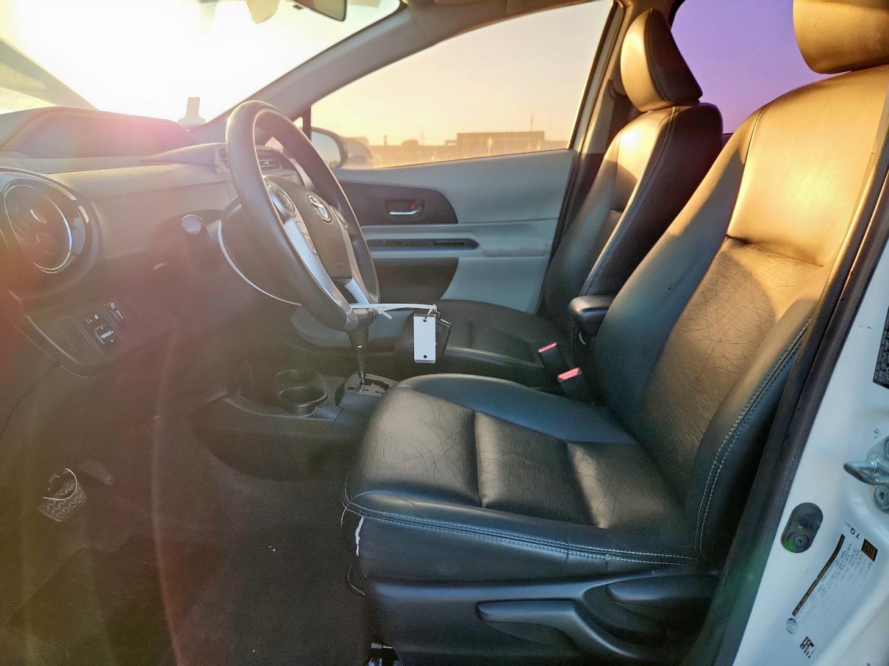 2013 Toyota Prius C VIN: JTDKDTB38D1057374 Lot: 93111585