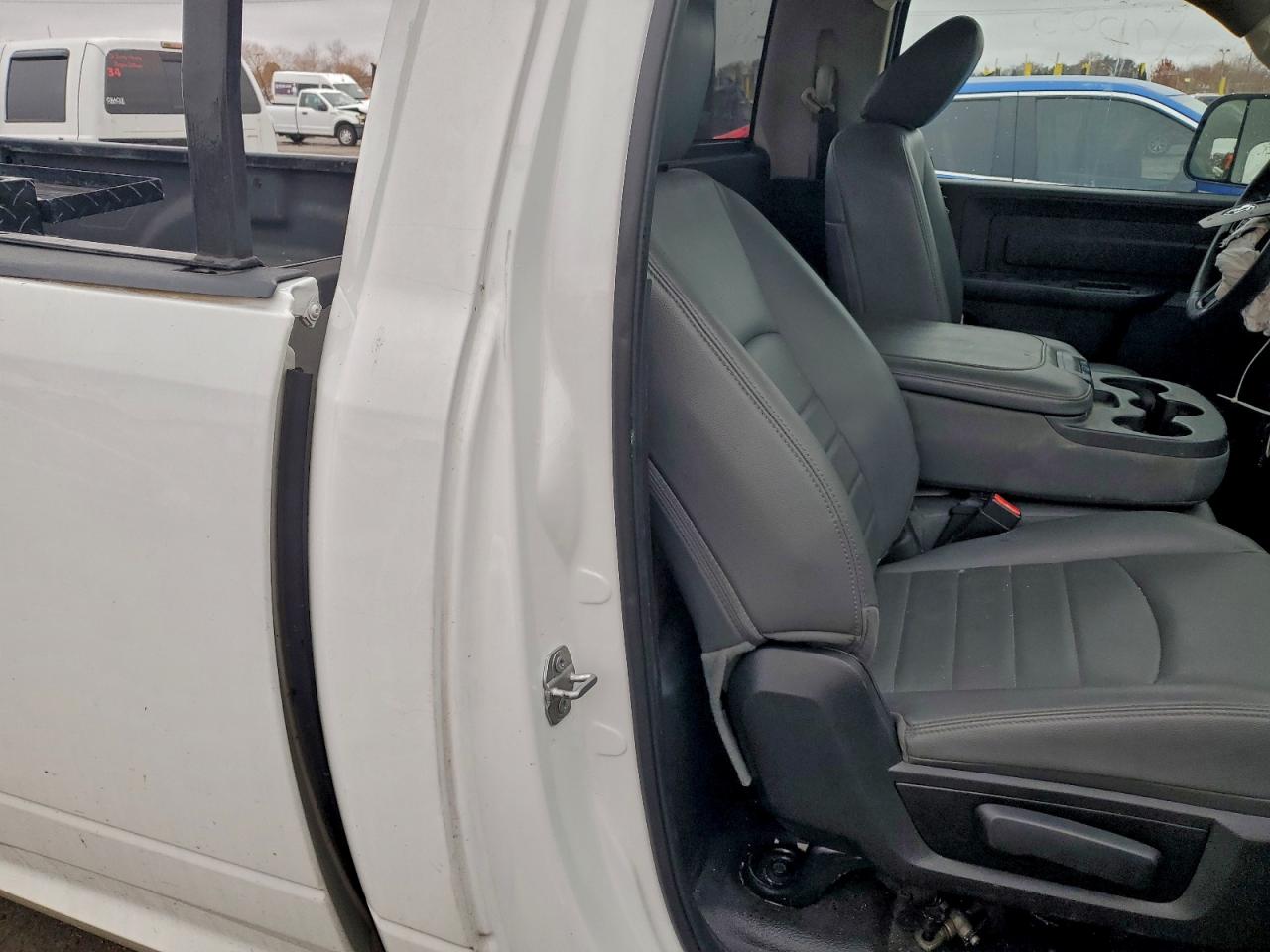 2017 Ram 1500 St VIN: 3C6JR6DG2HG542008 Lot: 94225715