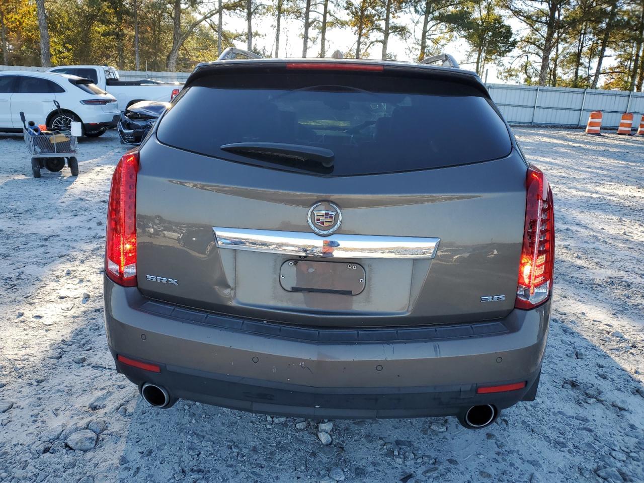 2014 Cadillac Srx Luxury Collection VIN: 3GYFNBE38ES585978 Lot: 92168115