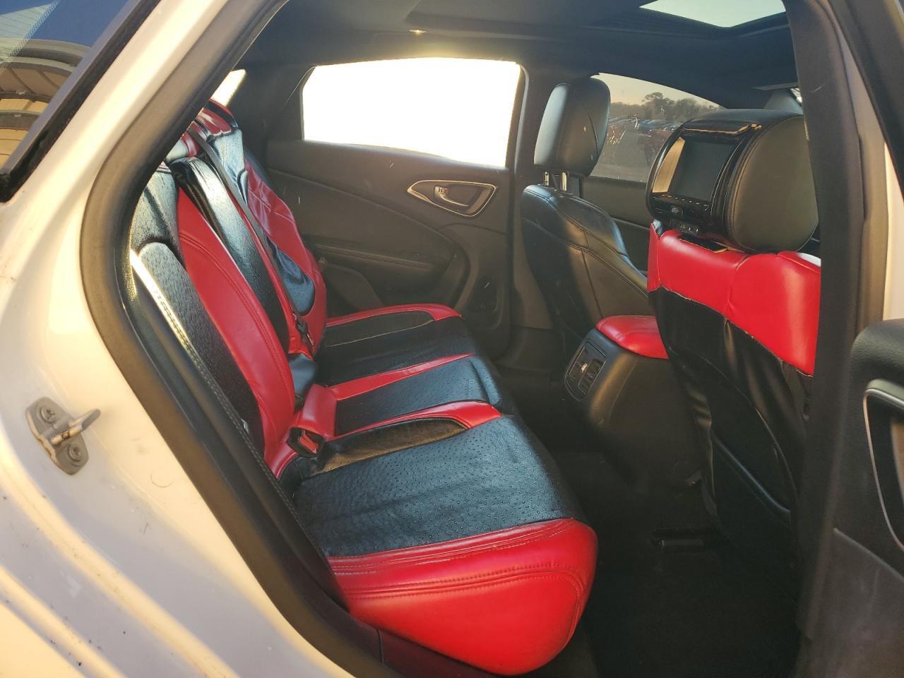 2015 Chrysler 200 S VIN: 1C3CCCBB5FN568426 Lot: 91266085