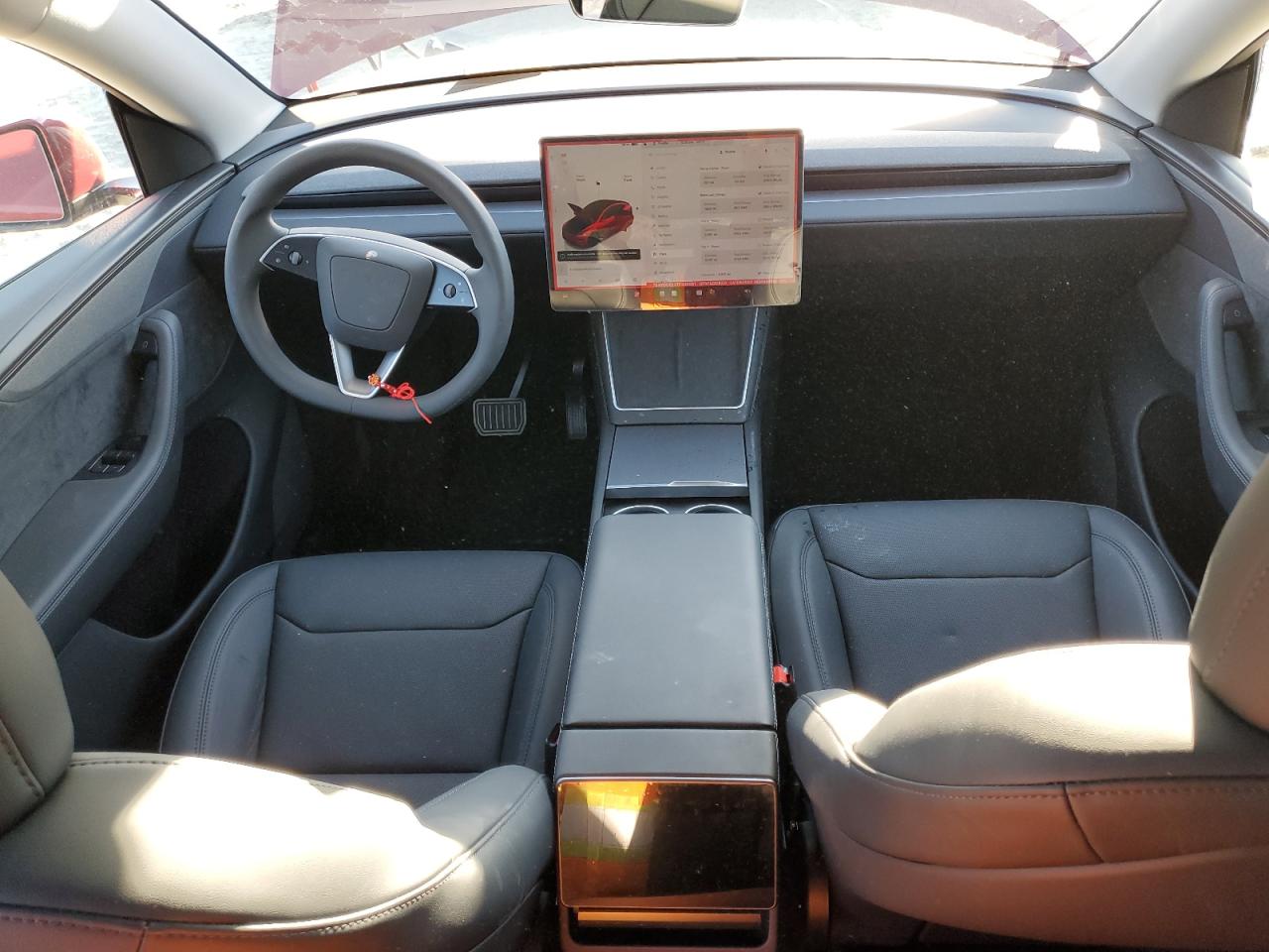 2026 Tesla Model Y VIN: 7SAYGDEE2TF338051 Lot: 92459685