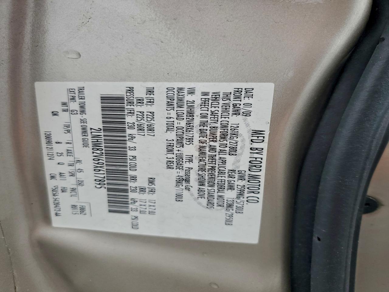 2009 Lincoln Town Car Signature Limited VIN: 2LNHM82V69X617895 Lot: 94491865