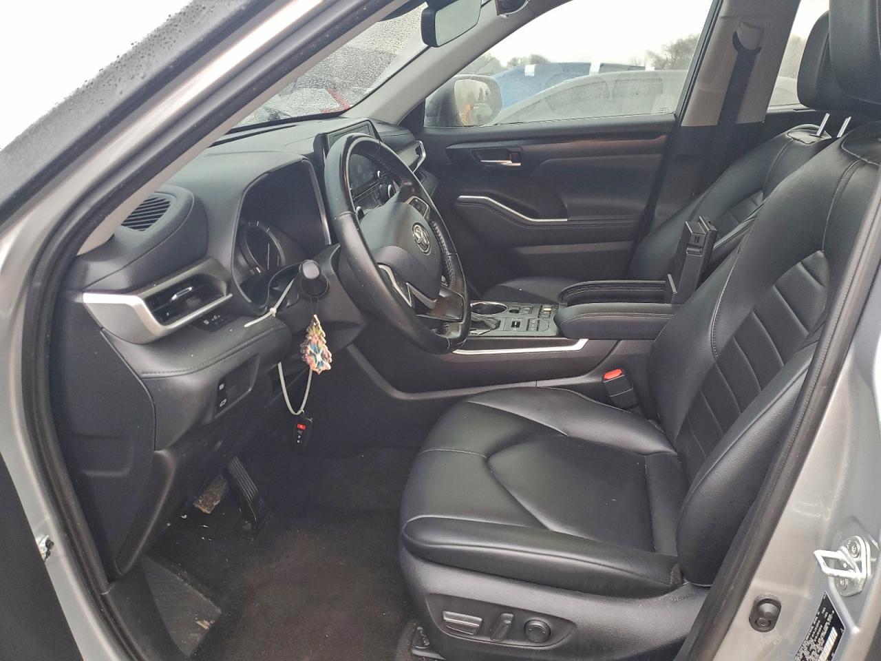 2022 Toyota Highlander Xle VIN: 5TDGZRBH4NS168370 Lot: 92924375