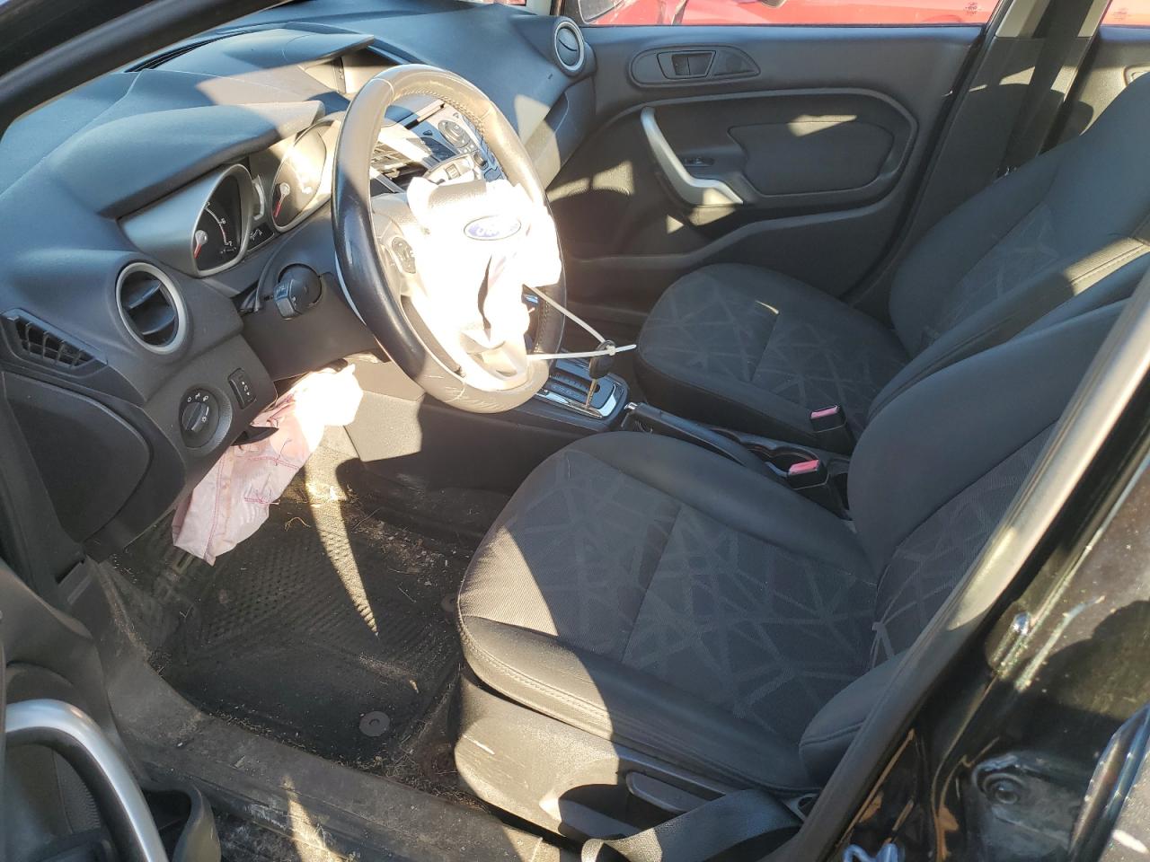 2013 Ford Fiesta Se VIN: 3FADP4BJ2DM132132 Lot: 92373975