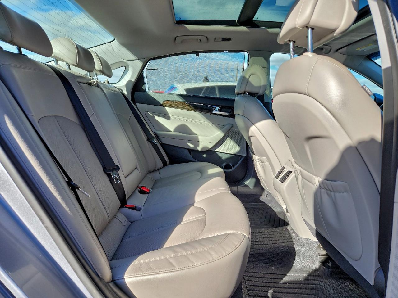 2017 Hyundai Sonata Hybrid VIN: KMHE34L13HA046707 Lot: 94247795