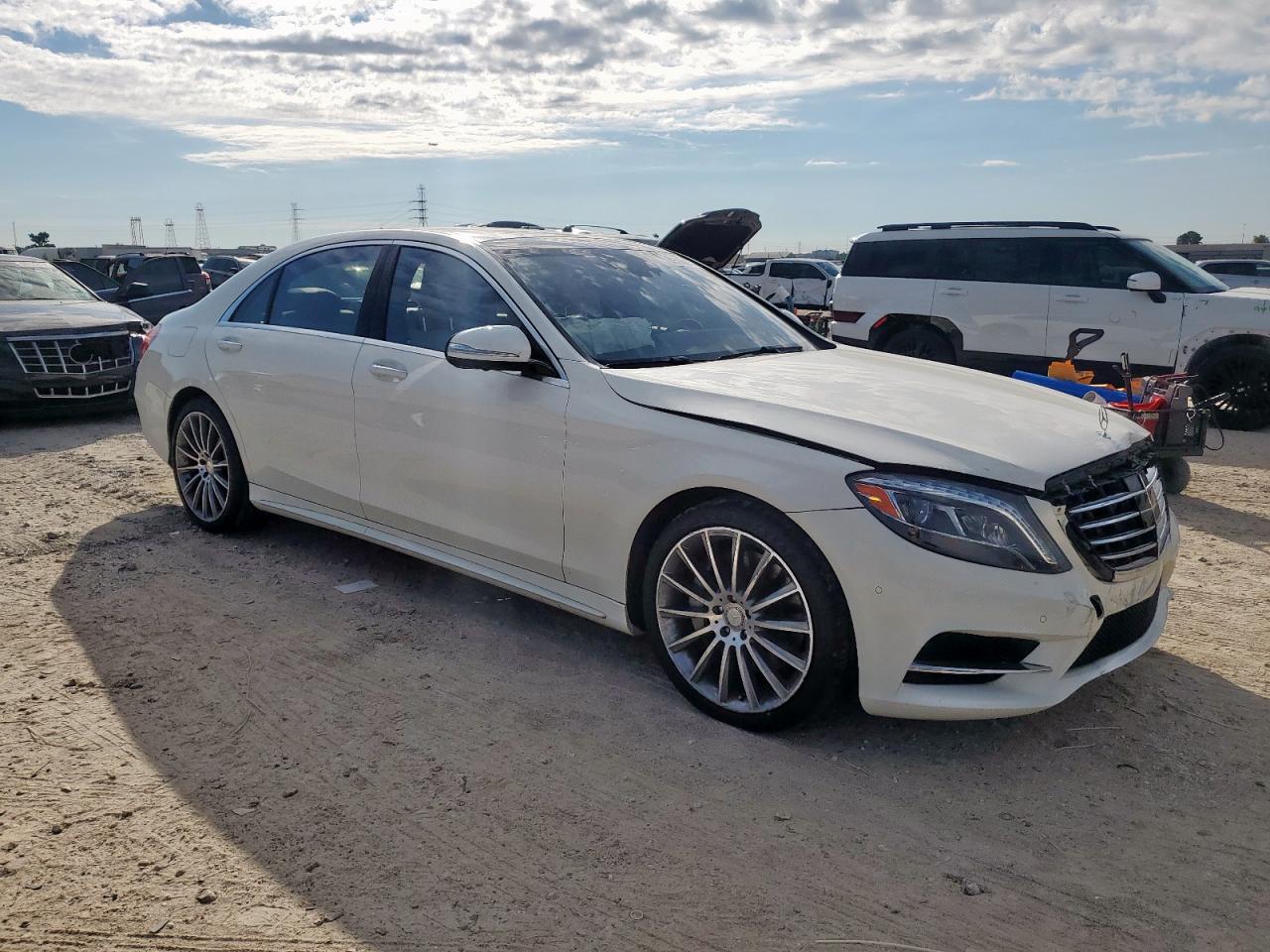 Фото: WDDUG8CB5FA141793