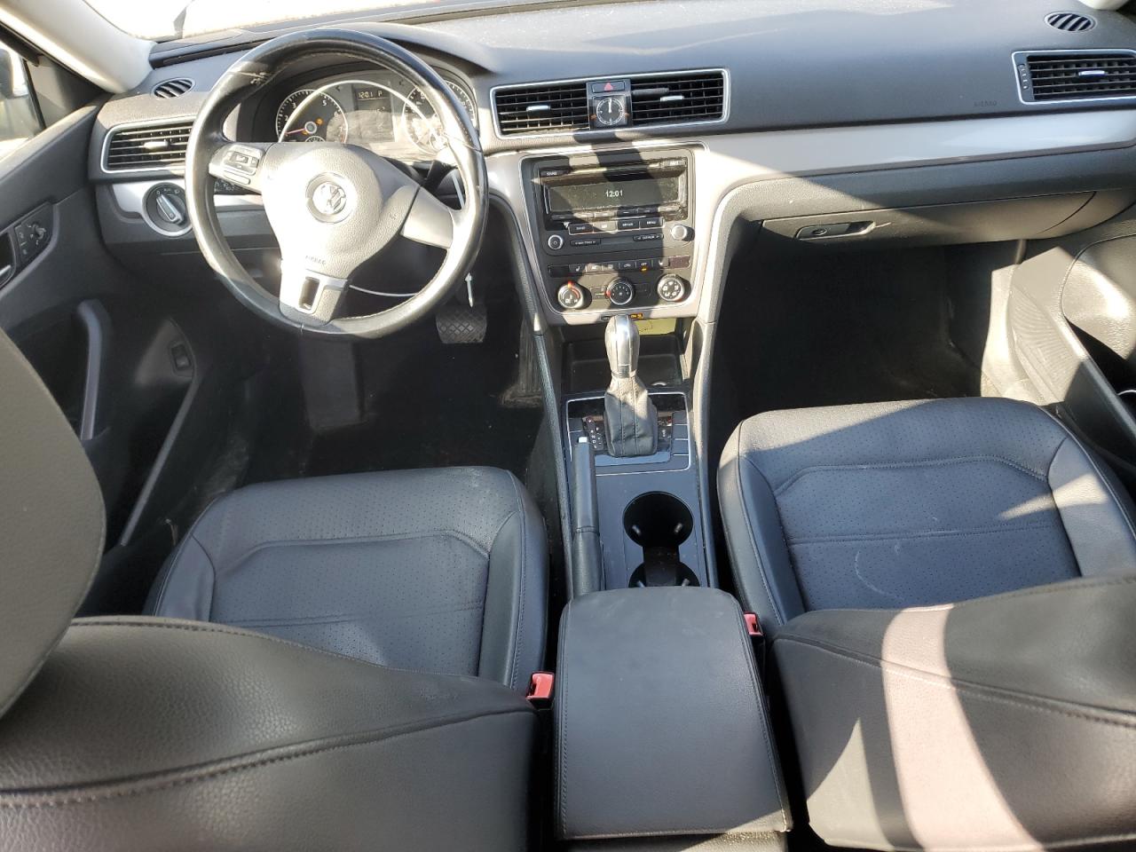 2015 Volkswagen Passat S VIN: 1VWAT7A33FC011561 Lot: 93392845