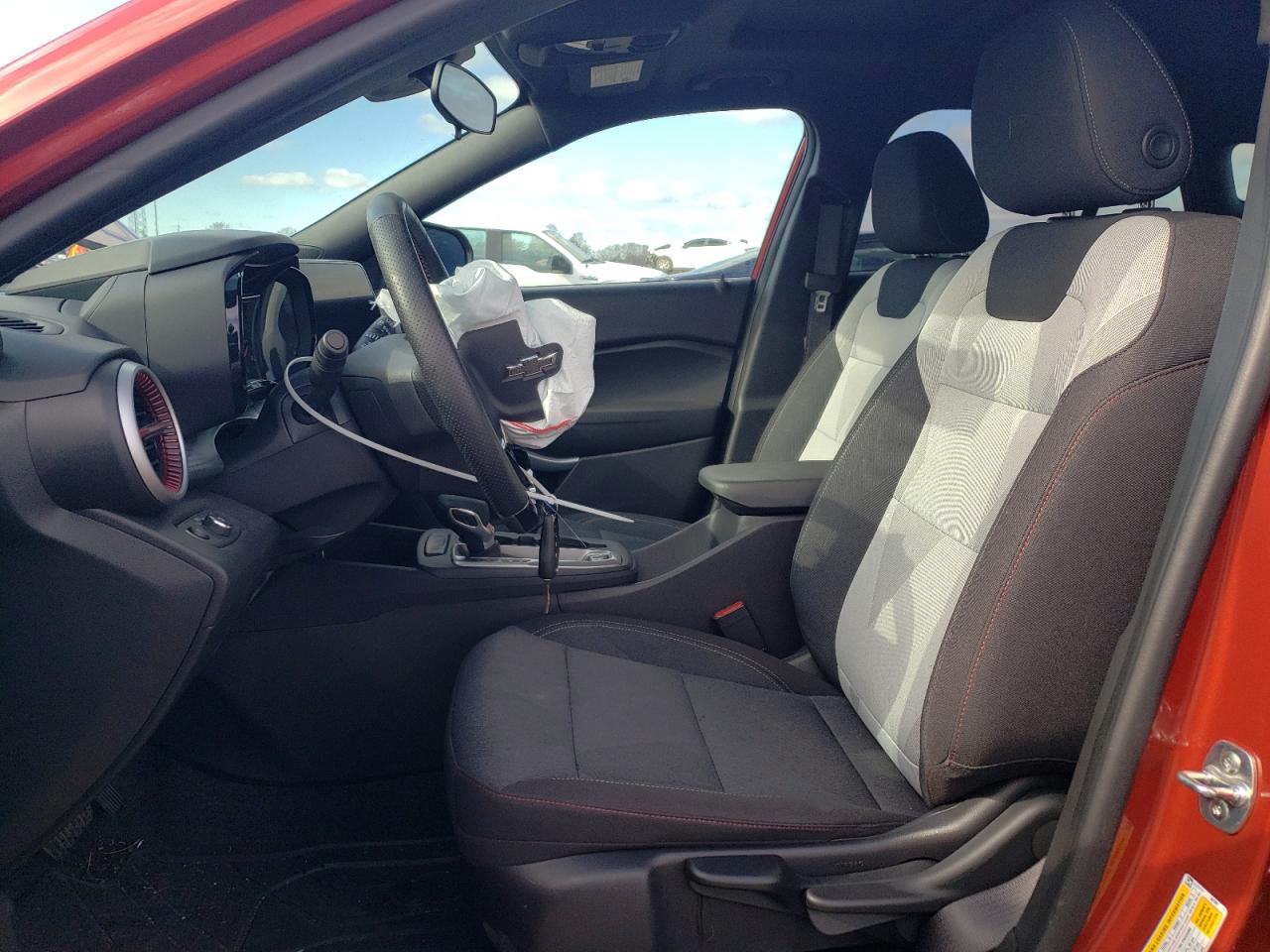 2024 Chevrolet Trax 1Rs VIN: KL77LGE27RC208717 Lot: 93699815