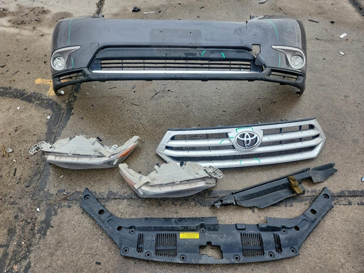 2011 Toyota Highlander Base VIN: 5TDZK3EH9BS031779 Lot: 93479275