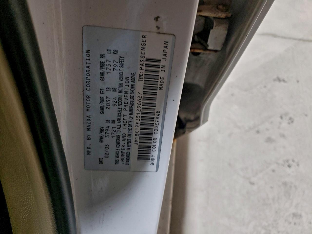 2005 Mazda 3 I VIN: JM1BK12F351296627 Lot: 93817805