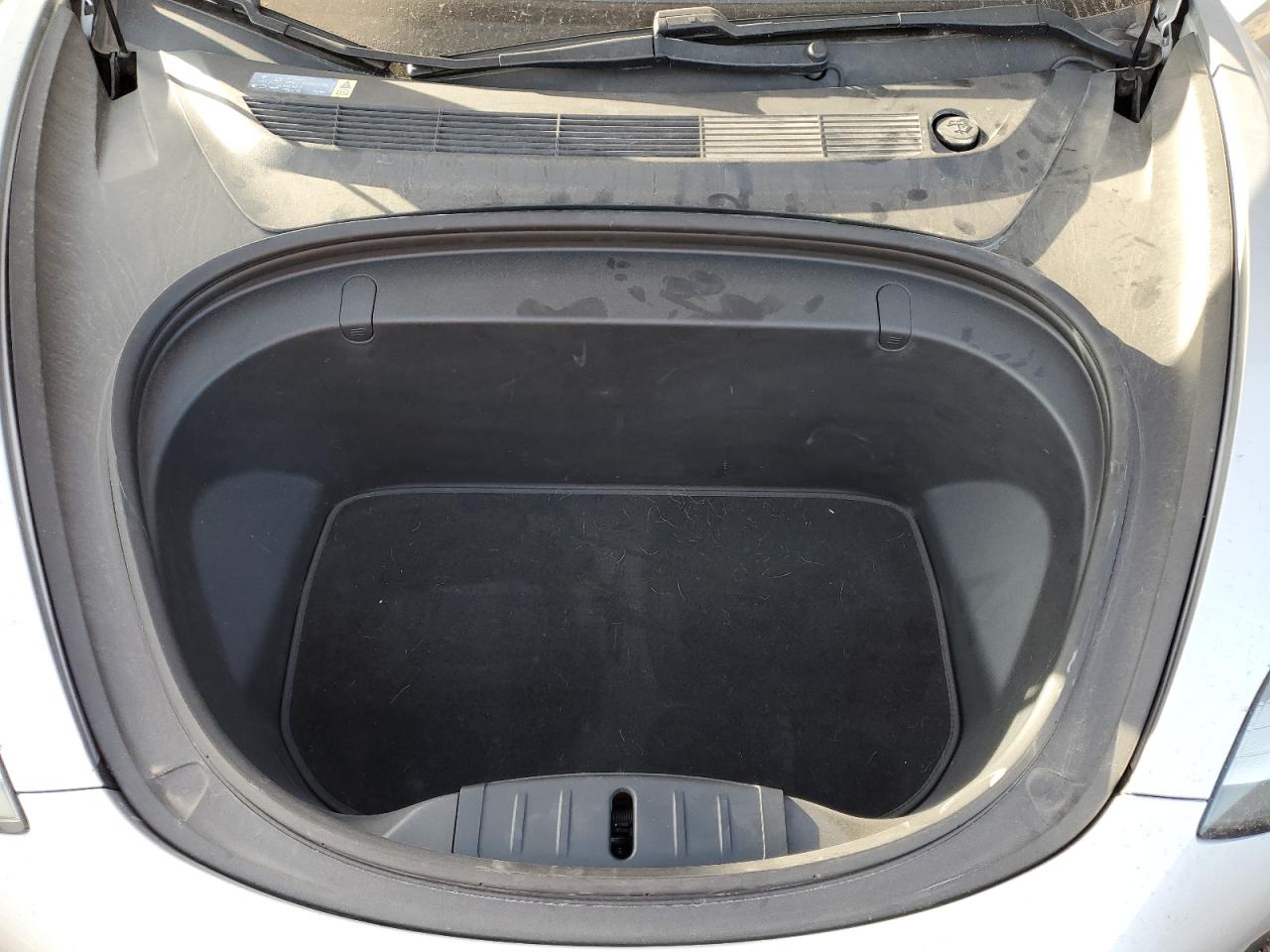 2018 Tesla Model 3 VIN: 5YJ3E1EA4JF048688 Lot: 92316555