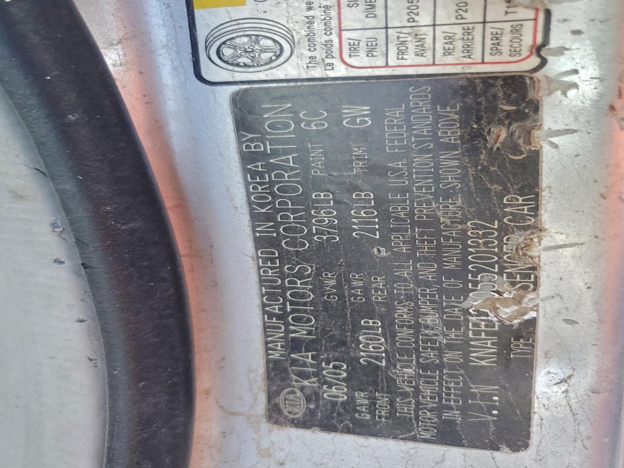 2005 Kia Spectra Lx VIN: KNAFE121055201332 Lot: 94395675