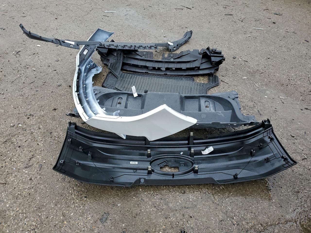 2022 Ford F150 Lightning Pro VIN: 1FTVW1EL4NWG00179 Lot: 92072665