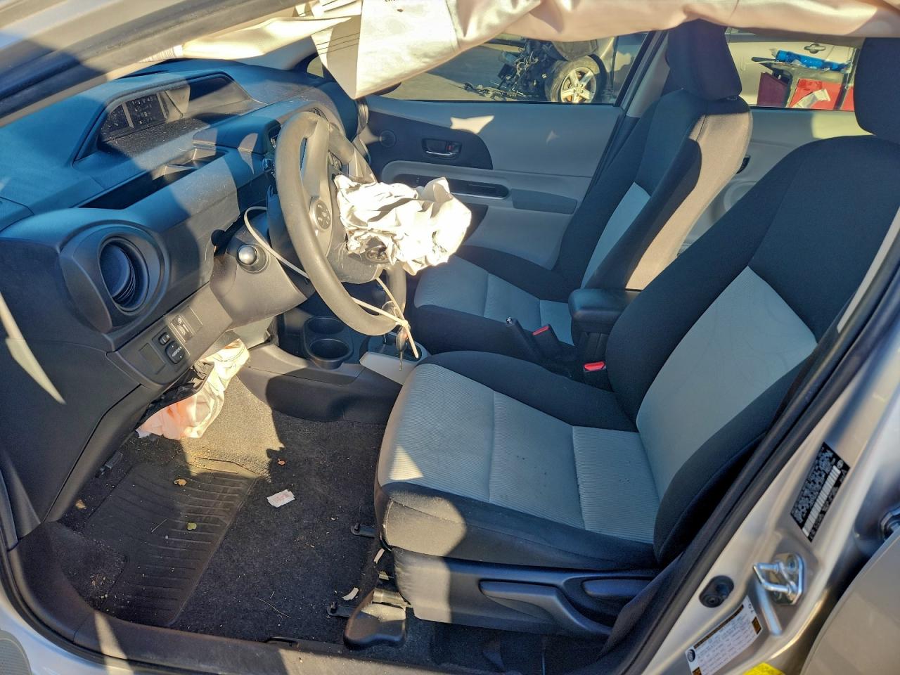 2014 Toyota Prius C VIN: JTDKDTB33E1561977 Lot: 94078535