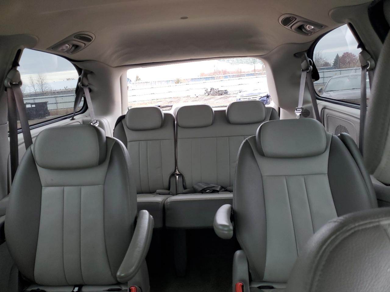 2005 Chrysler Town & Country Touring VIN: 2C4GP54L85R391844 Lot: 93453855