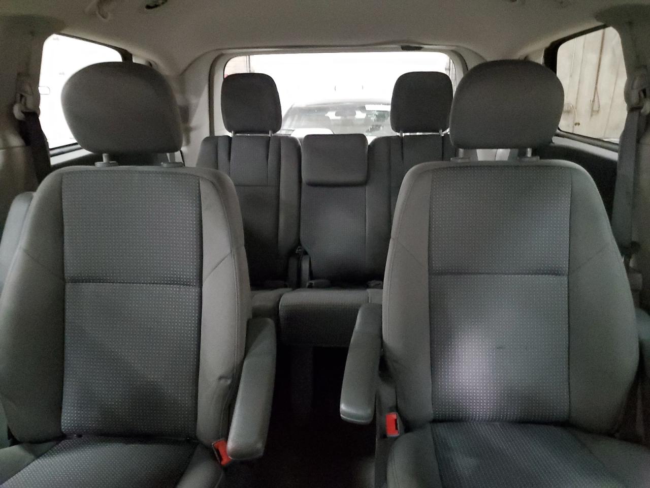 2011 Volkswagen Routan S VIN: 2V4RW4DG4BR805096 Lot: 92469205