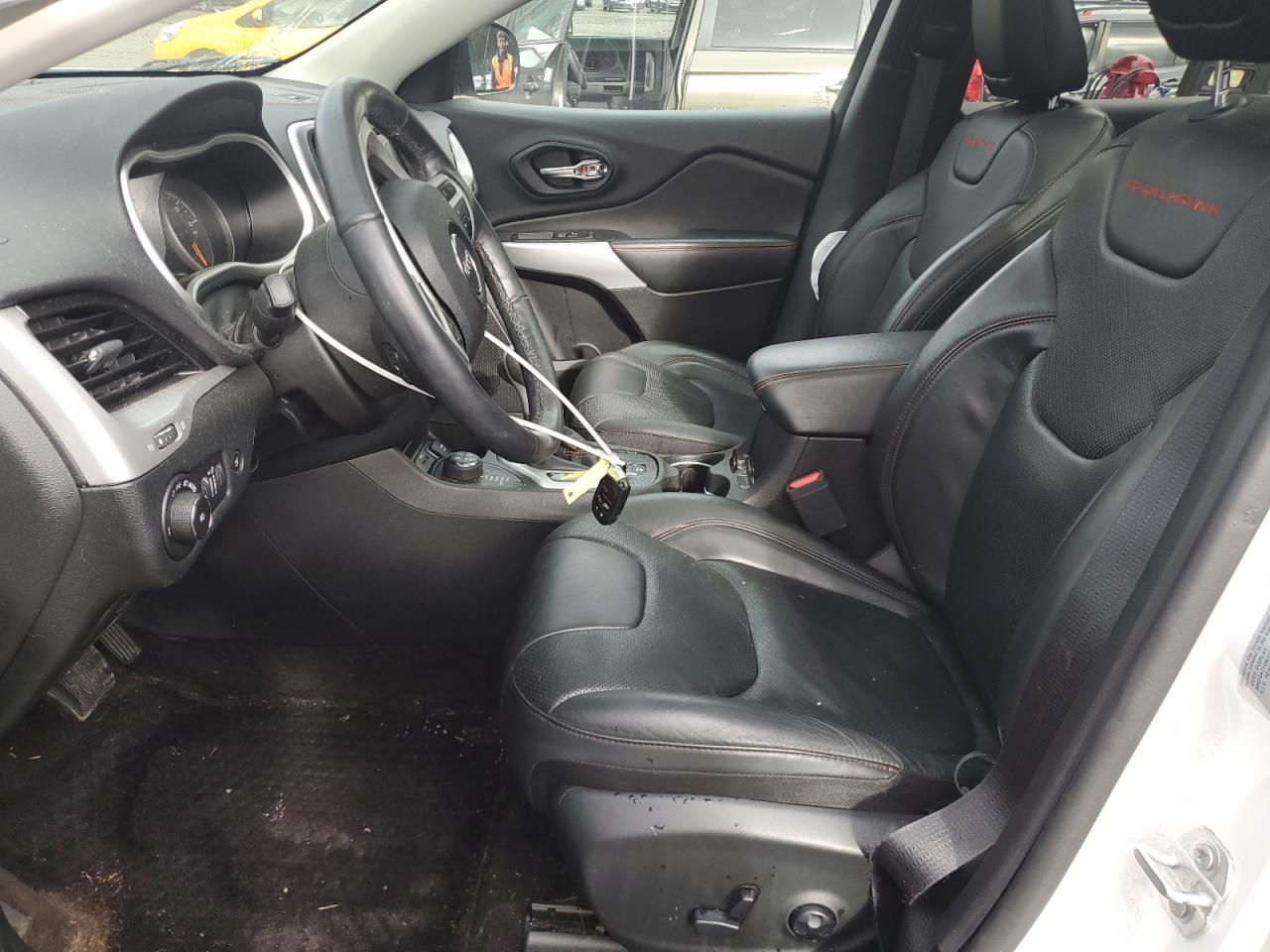 2018 Jeep Cherokee Trailhawk VIN: 1C4PJMBX0JD525728 Lot: 92348195