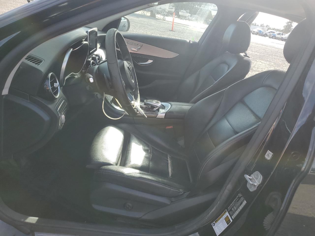 2015 Mercedes-Benz C 300 VIN: 55SWF4JB7FU088330 Lot: 92912335