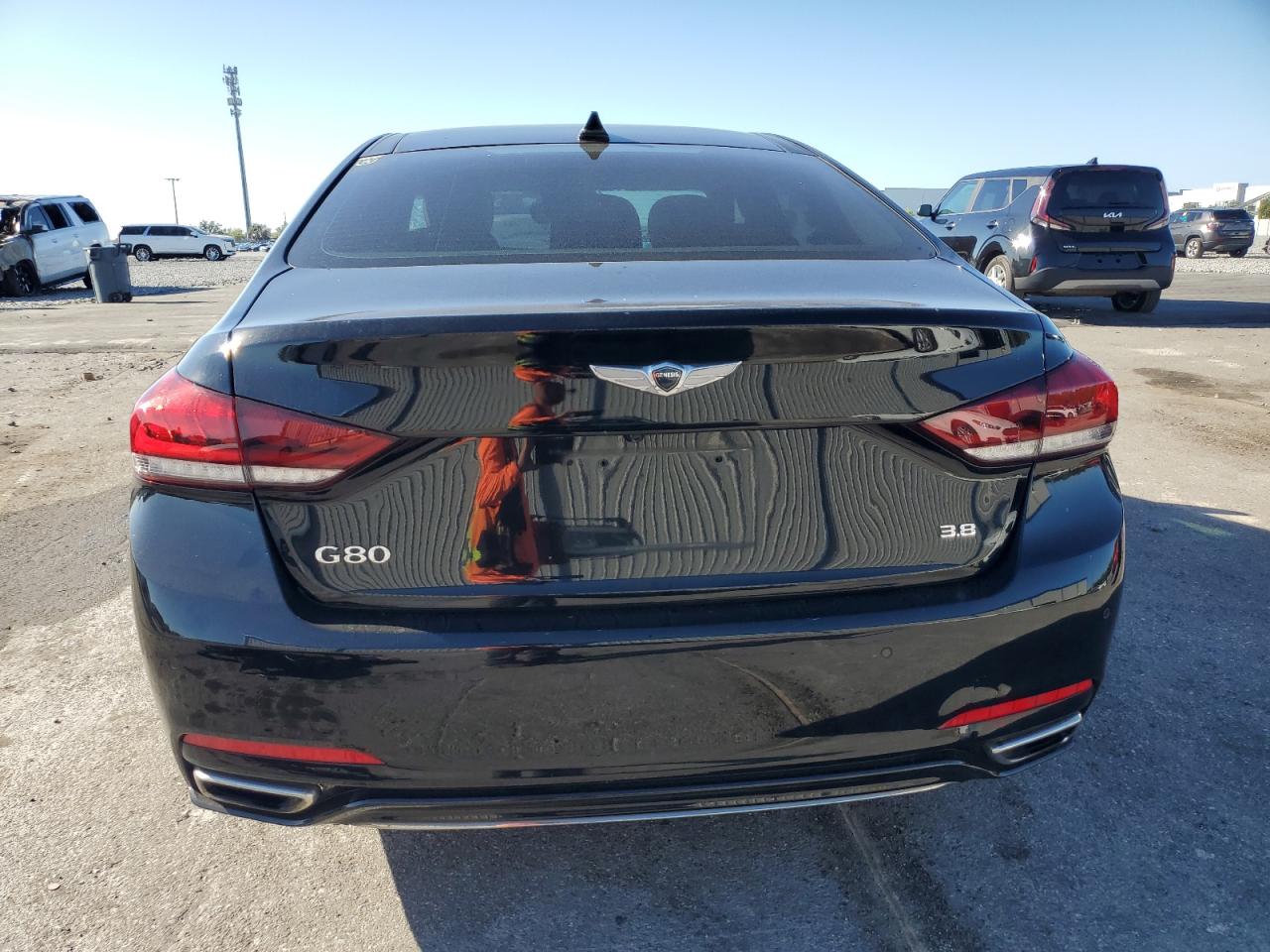 2018 Genesis G80 Base VIN: KMHGN4JE5JU215879 Lot: 91360695