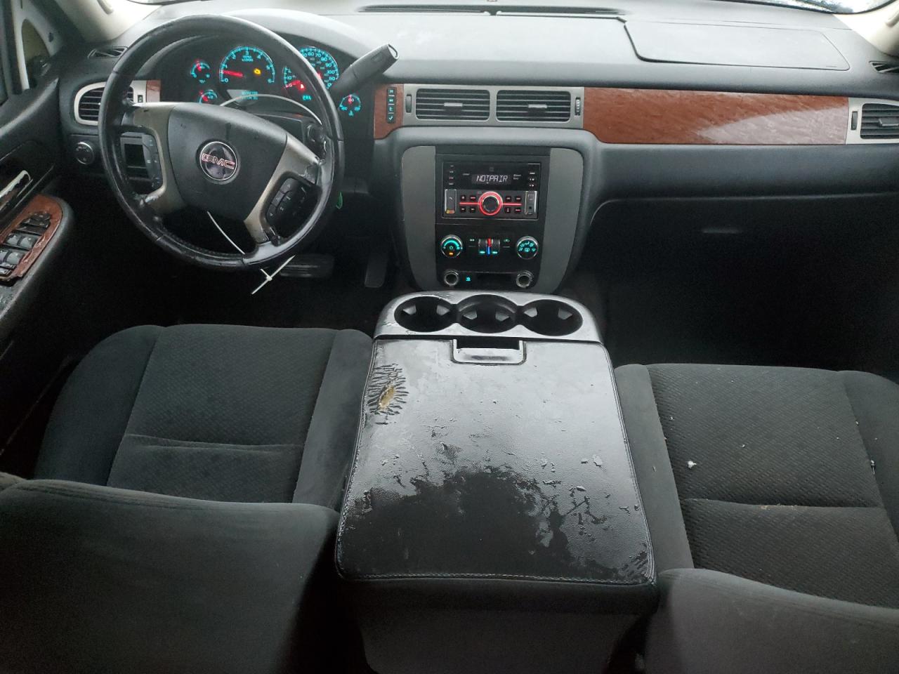 2008 GMC Yukon VIN: 1GKFC13C08R139425 Lot: 93467895