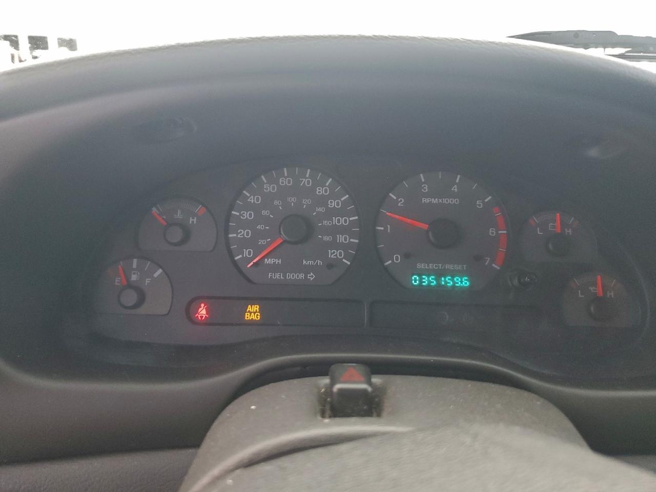 2000 Ford Mustang VIN: 1FAFP404XYF242390 Lot: 92295535