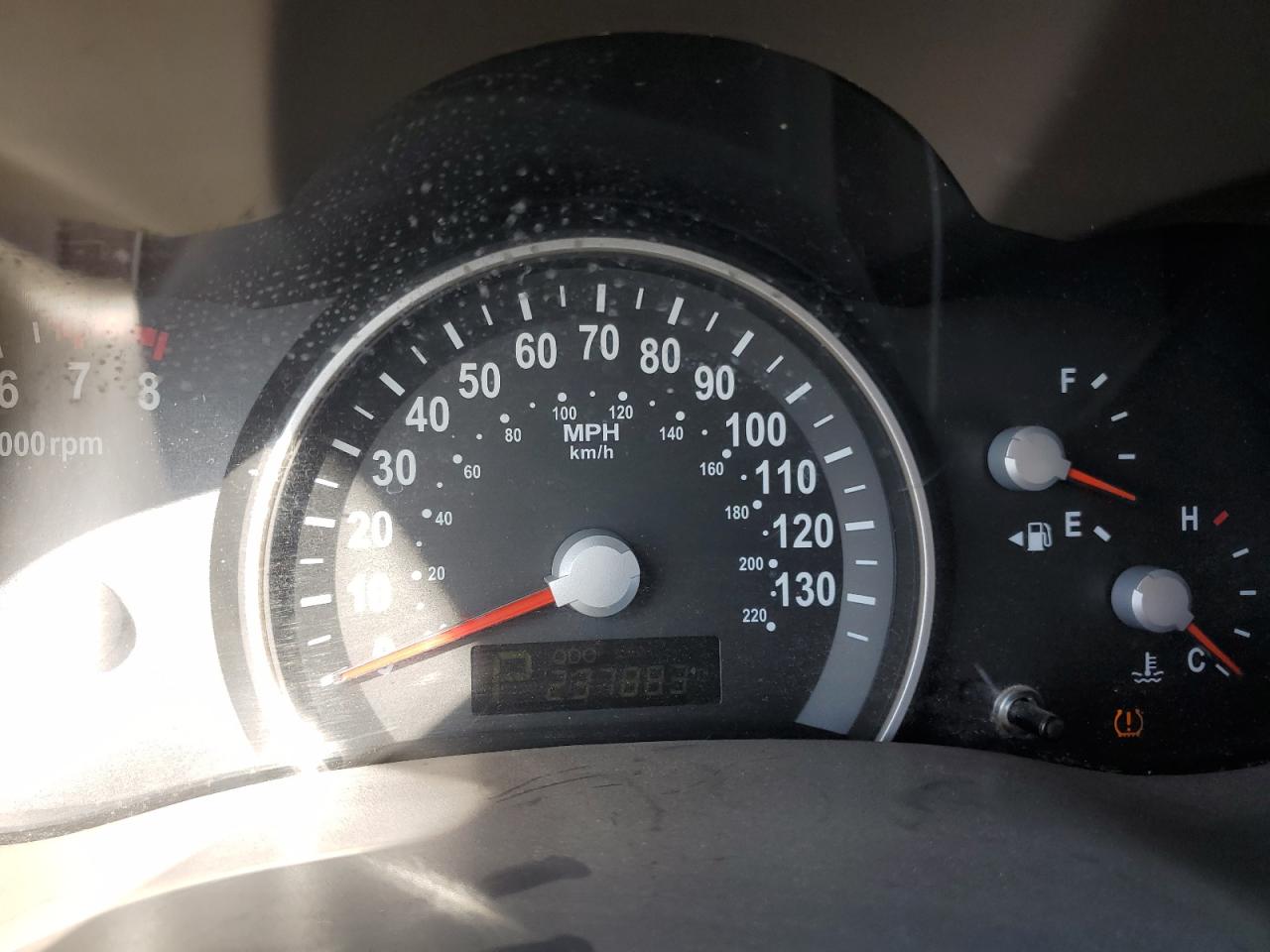 2011 Kia Sedona Lx VIN: KNDMG4C79B6392909 Lot: 93573865