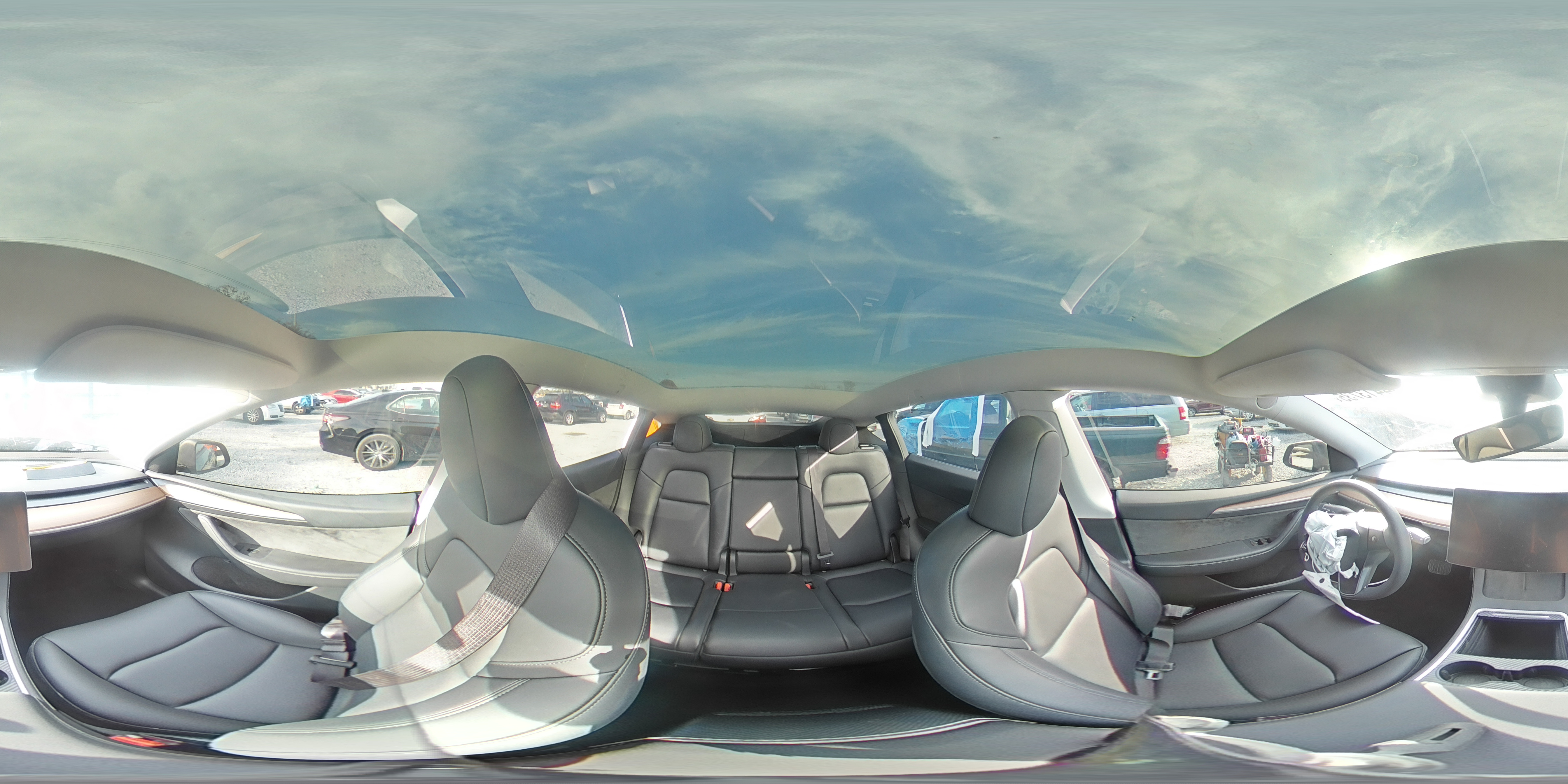 2024 Tesla Model Y VIN: 7SAYGAEE0RF098408 Lot: 94413735