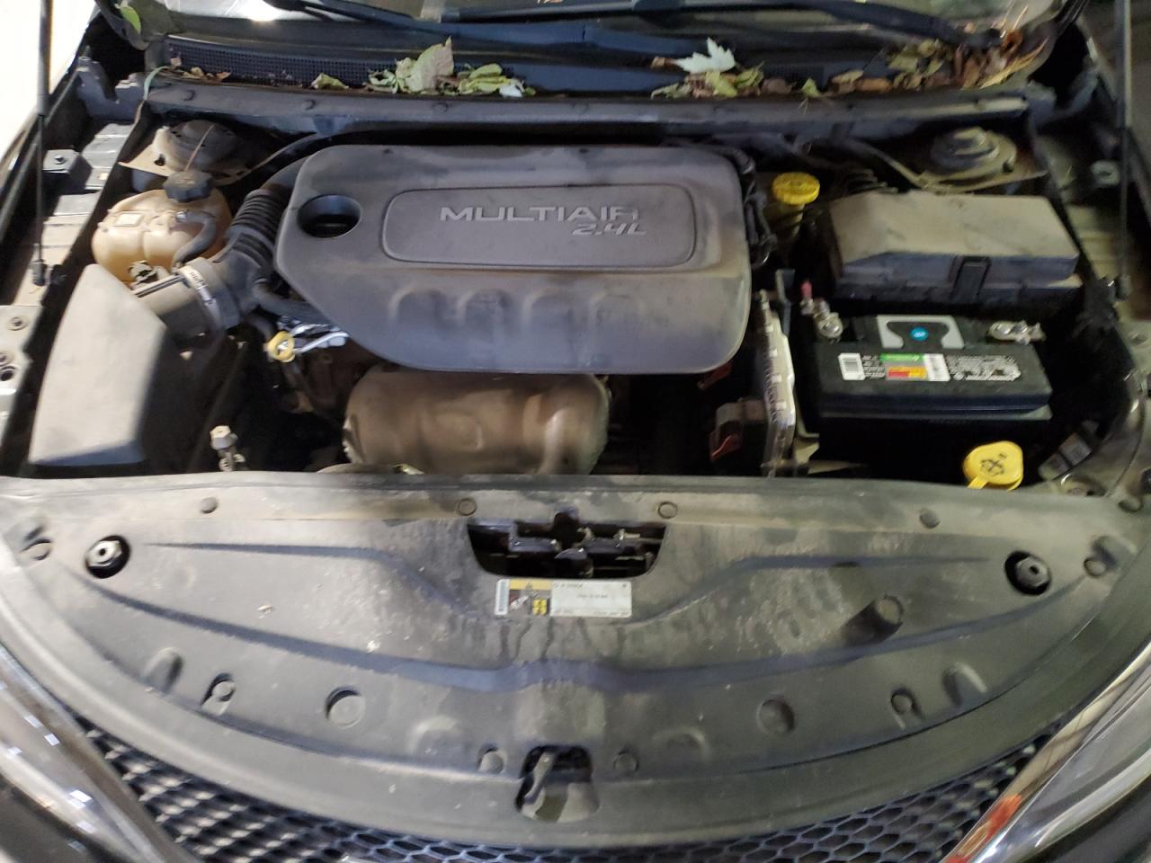 2015 Chrysler 200 Limited VIN: 1C3CCCAB4FN630593 Lot: 92204635