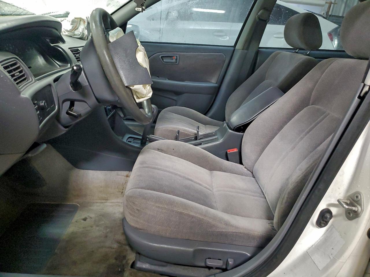 1999 Toyota Camry Le VIN: JT2BG22K5X0374668 Lot: 94445415