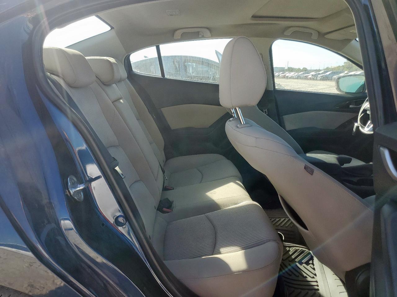 2015 Mazda 3 Touring VIN: 3MZBM1V7XFM215218 Lot: 92408355