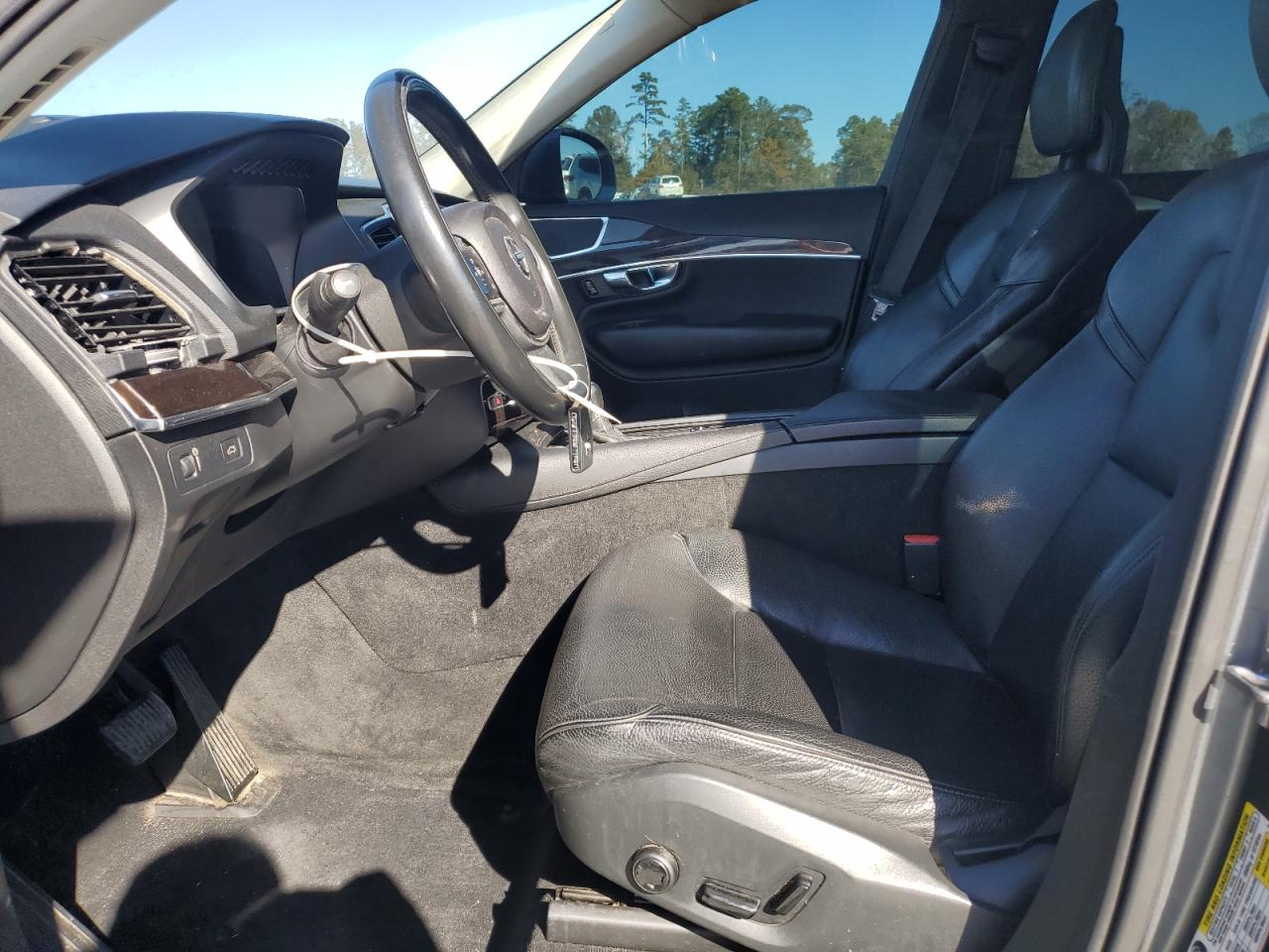 2017 Volvo Xc90 T6 VIN: YV4A22PK9H1124742 Lot: 90843665