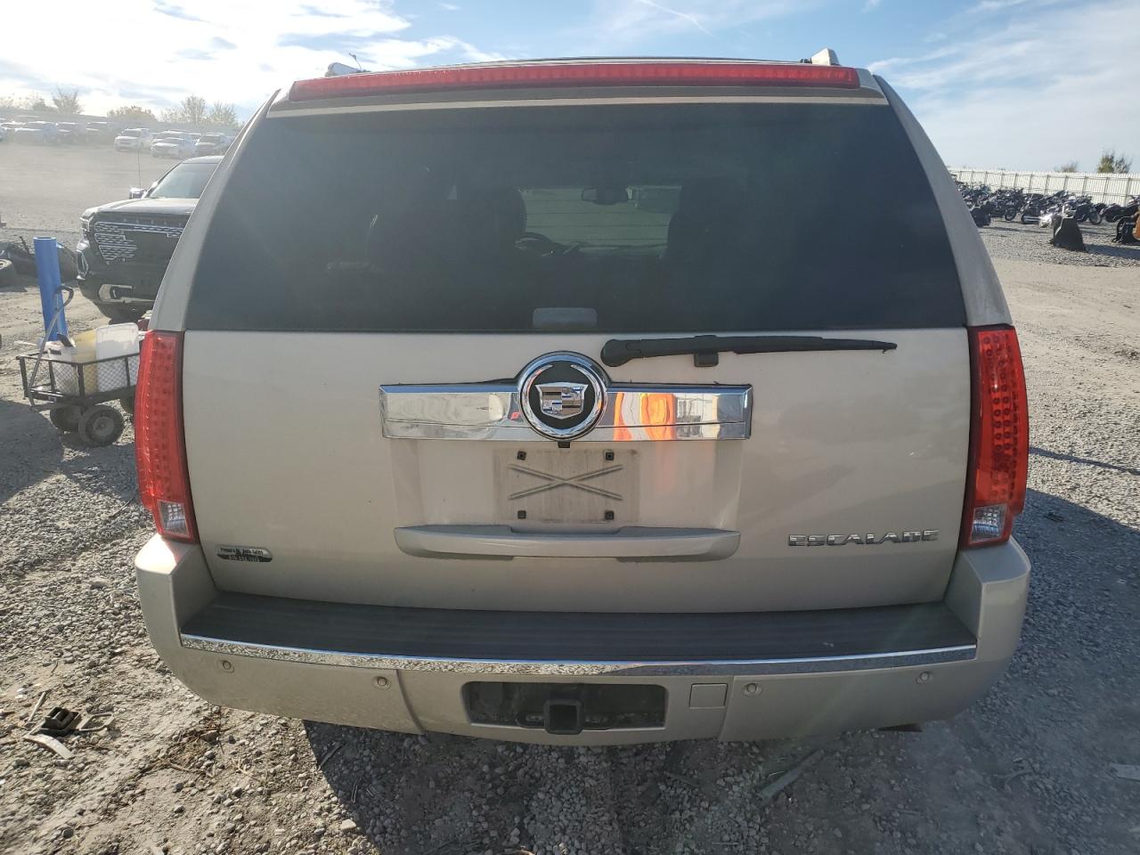 2008 Cadillac Escalade Luxury VIN: 1GYFK63818R252558 Lot: 91353395