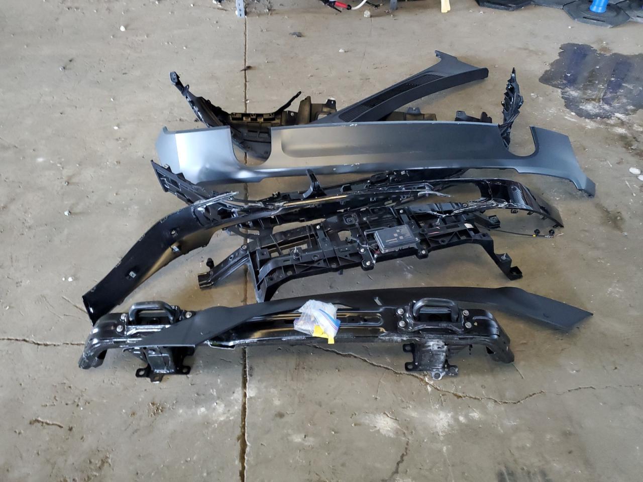 2026 Rivian R1S Adventure VIN: 7PDSGCBA8TN079297 Lot: 92320235