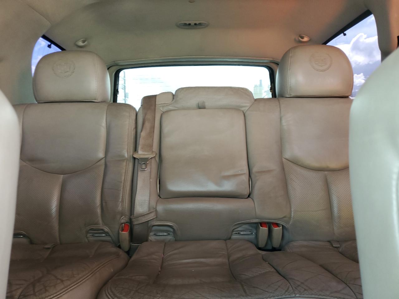 2003 Cadillac Escalade Luxury VIN: 1GYEC63T73R310811 Lot: 91702345