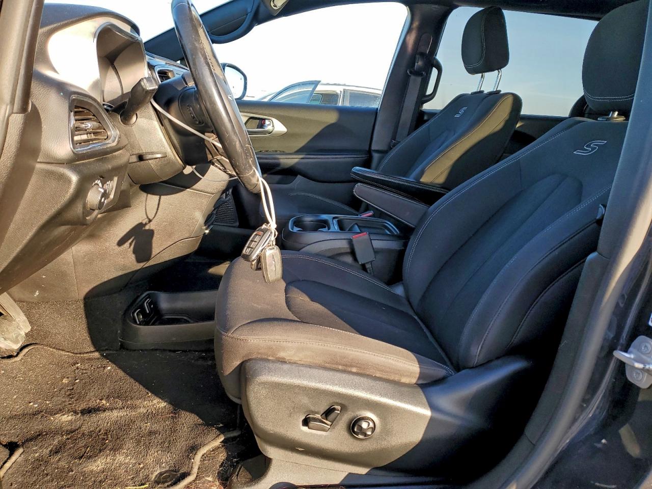 2019 Chrysler Pacifica Touring Plus VIN: 2C4RC1FG1KR638758 Lot: 94081225