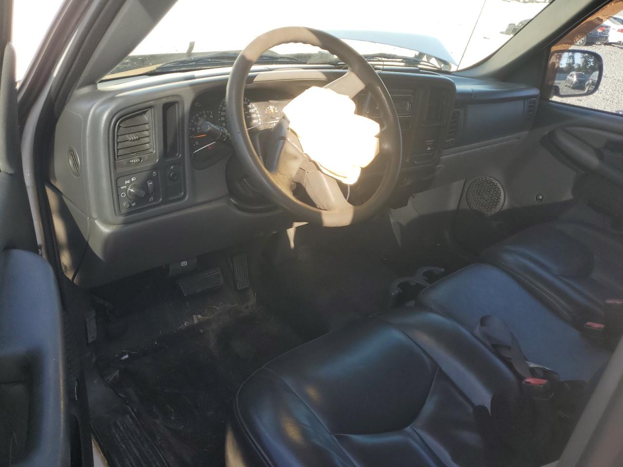 2003 GMC New Sierra C1500 VIN: 1GTEC14XX3Z219851 Lot: 91473515