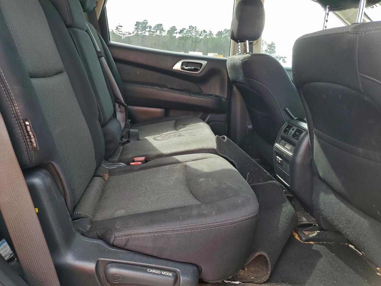 2019 Nissan Pathfinder S VIN: 5N1DR2MMXKC590169 Lot: 94251415