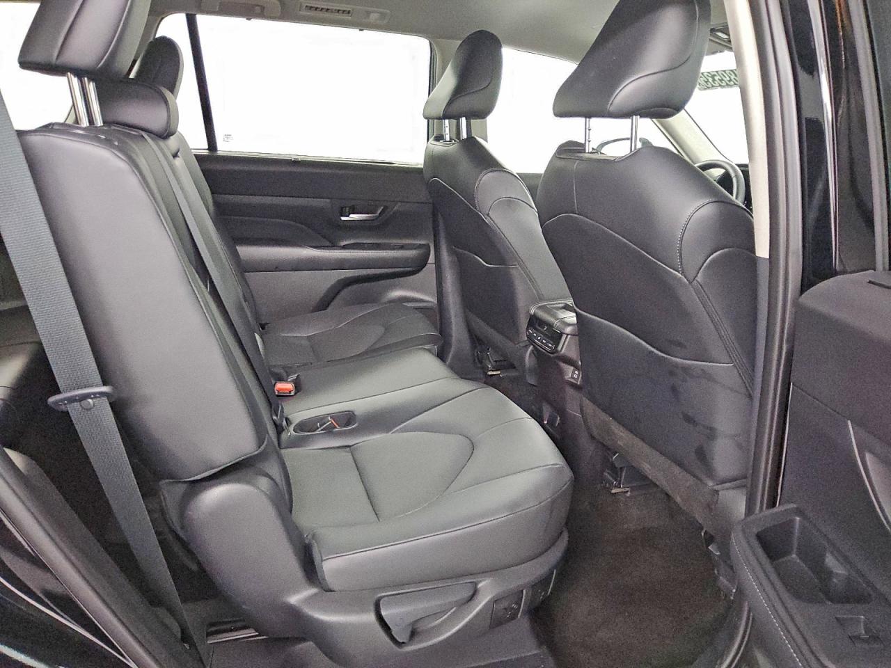 2025 Toyota Grand Highlander Le VIN: 5TDAAAA54SS024335 Lot: 94189535