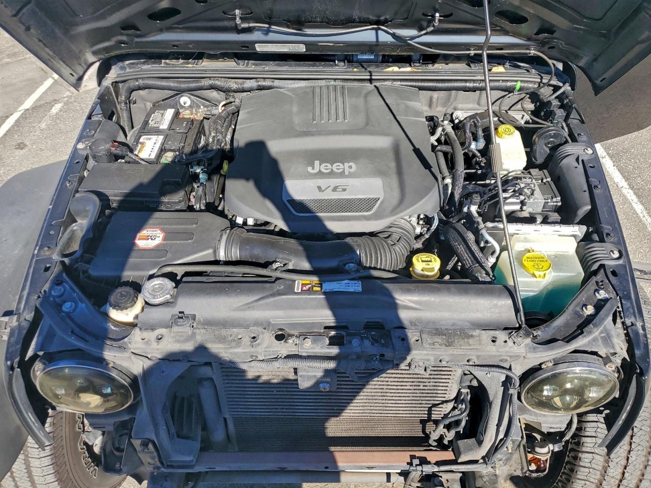 2014 Jeep Wrangler Unlimited Sport VIN: 1C4BJWDG0EL277074 Lot: 94294435