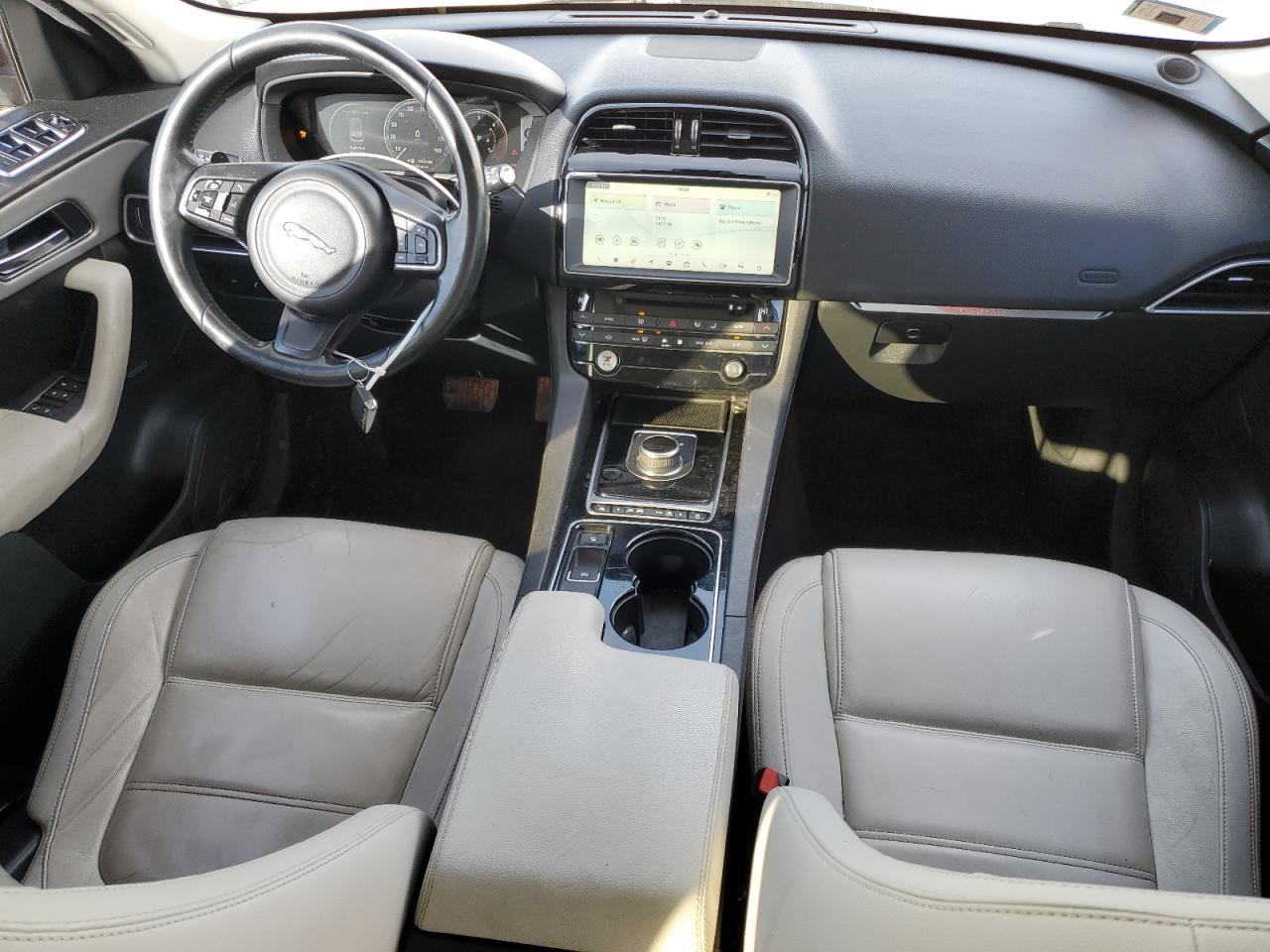 2017 Jaguar F-Pace Prestige VIN: SADCK2BN3HA085681 Lot: 91680085