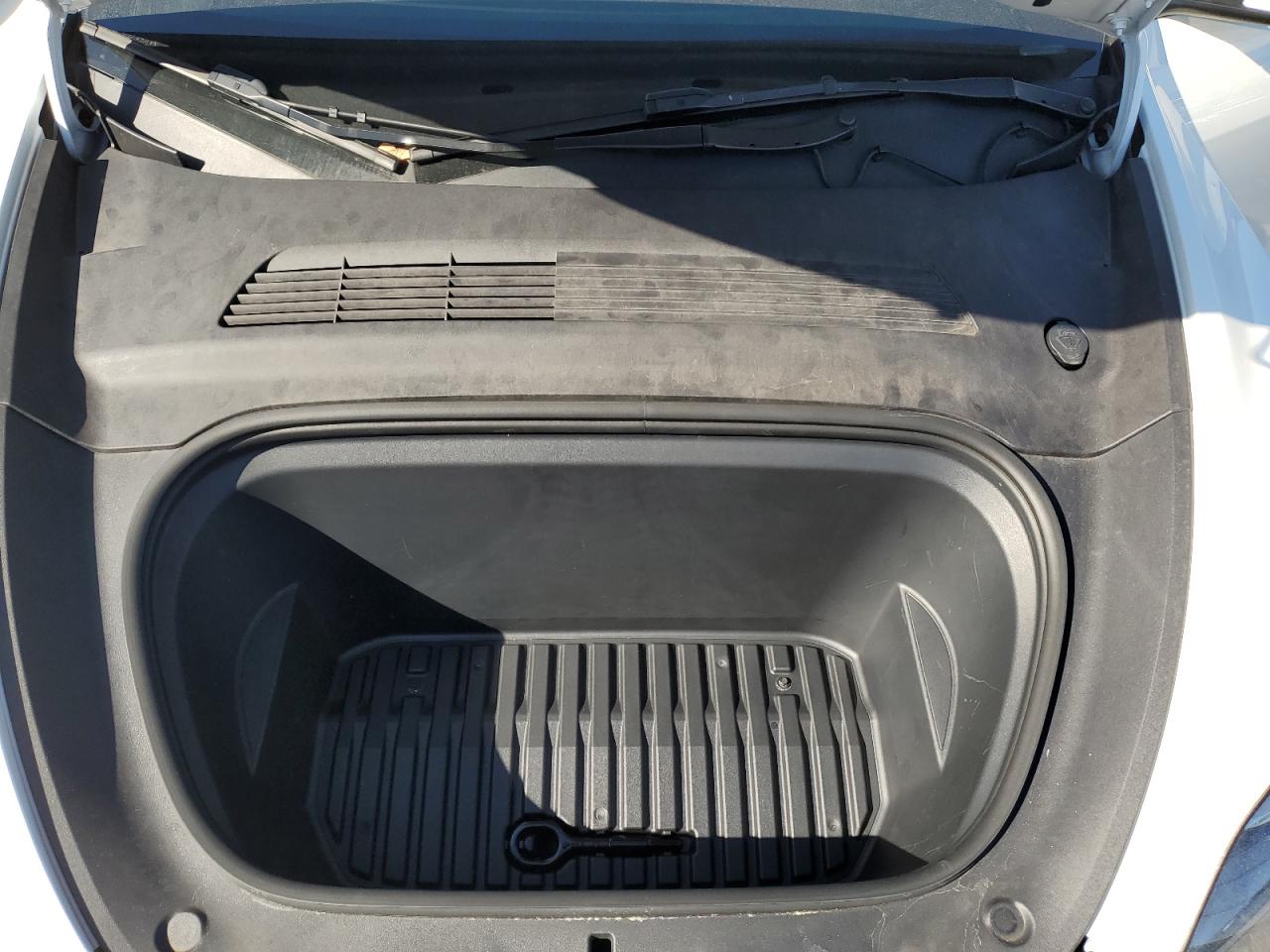 2023 Tesla Model Y VIN: 7SAYGDEF2PF920830 Lot: 92804975