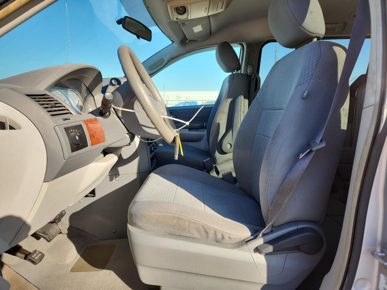 2009 Chrysler Town & Country Lx VIN: 2A8HR44E19R631230 Lot: 92646245