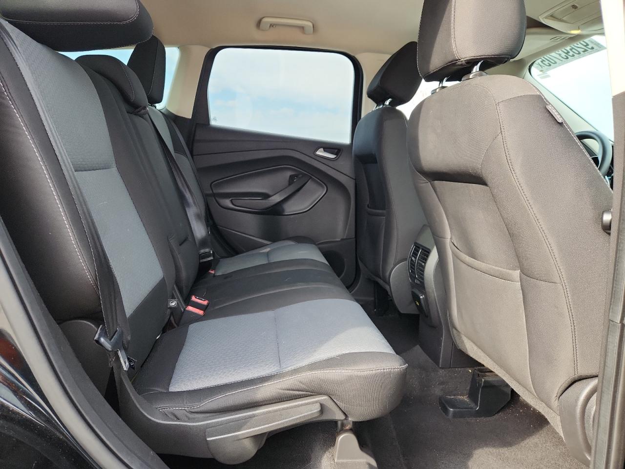 2017 Ford Escape Se VIN: 1FMCU0GDXHUA48602 Lot: 92693705