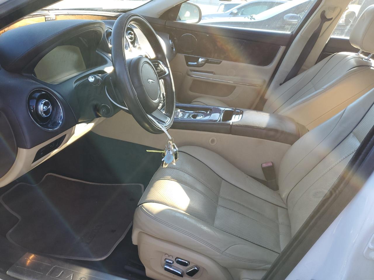 2011 Jaguar Xj VIN: SAJWA1CB6BLV05991 Lot: 90579125