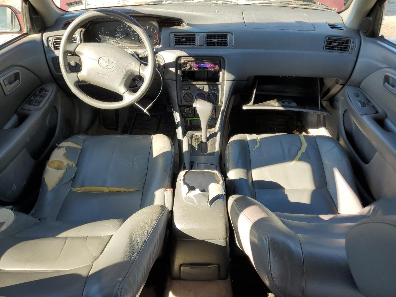 2000 Toyota Camry Le VIN: JT2BG28K8Y0422317 Lot: 90794845