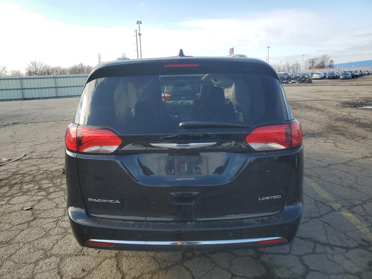 2019 Chrysler Pacifica Limited VIN: 2C4RC1GGXKR715433 Lot: 92389555