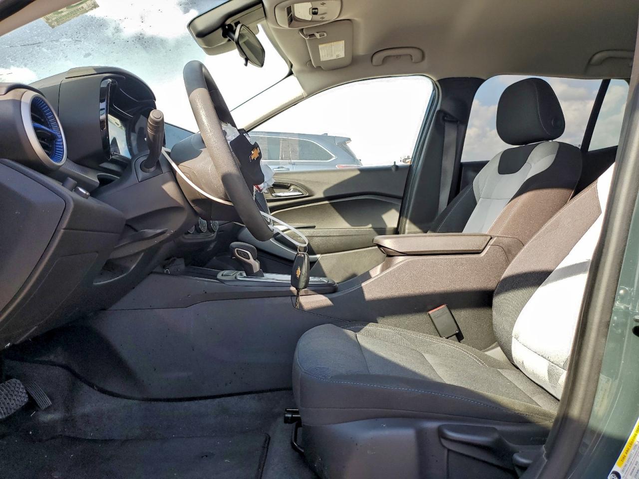 2025 Chevrolet Trax Ls VIN: KL77LFEPXSC131580 Lot: 93970385