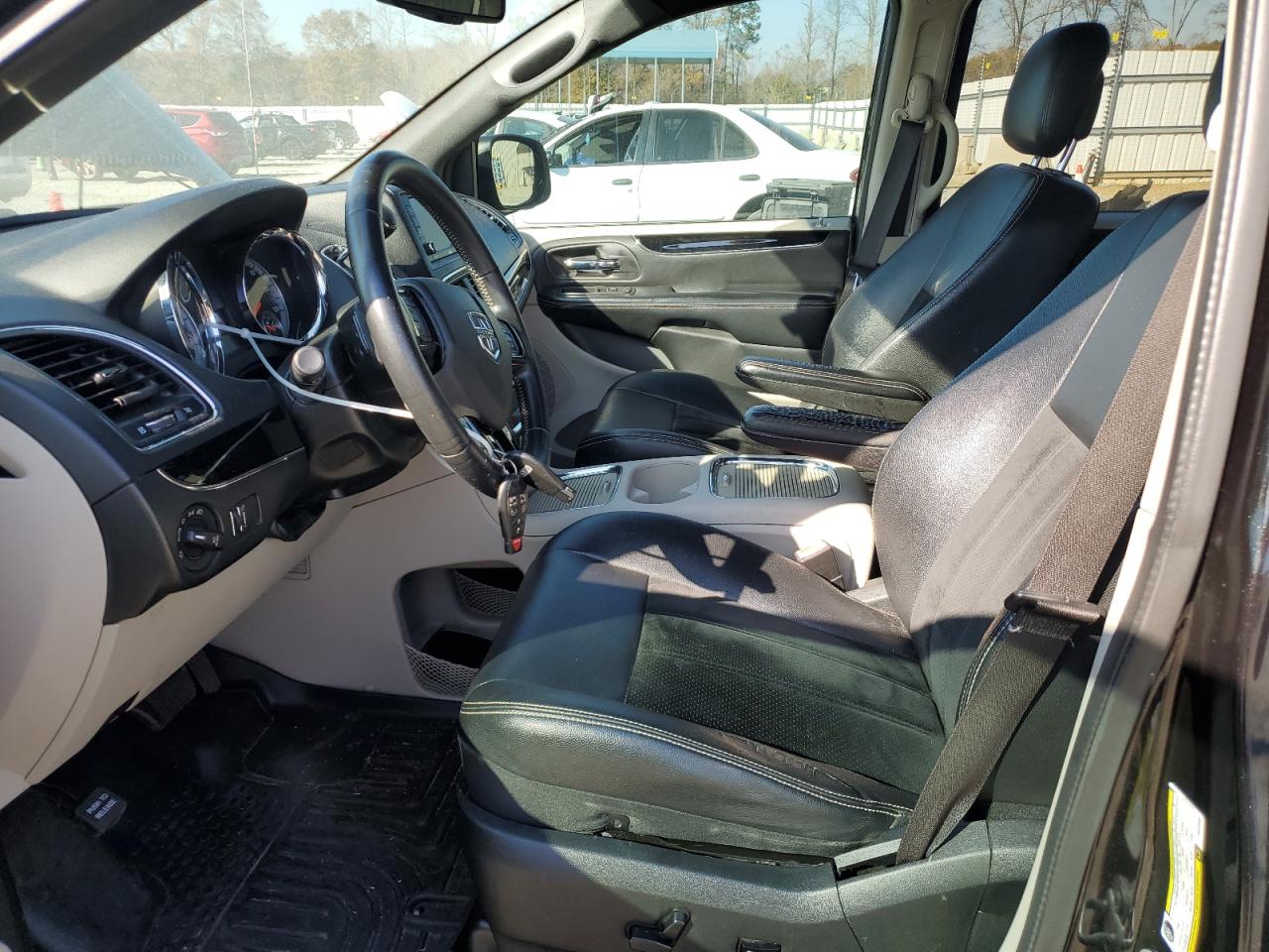 2018 Dodge Grand Caravan Sxt VIN: 2C4RDGCG9JR249885 Lot: 93340235