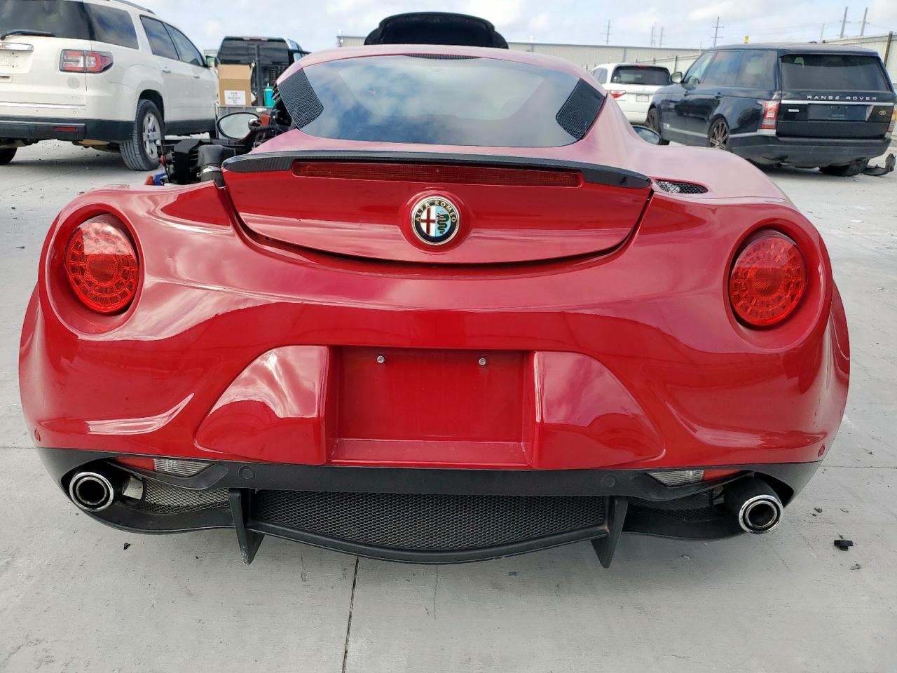 2015 Alfa Romeo 4C Launch Edition VIN: ZARBAAC41FM132492 Lot: 92379745